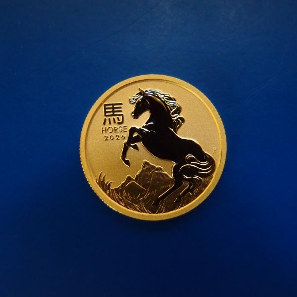 商品名：干支金貨１/４オンス　午年発行年：２０２６年発　行：オーストラリア　パース造幣局品　位：９９．９9％　純金重　量：７．７７ｇ（１/４オンス）　サイズ：直径　約２０．６０ｍｍ  厚み　約２．３０ｍｍ状　態：新品未使用品　（ミントオリジ...