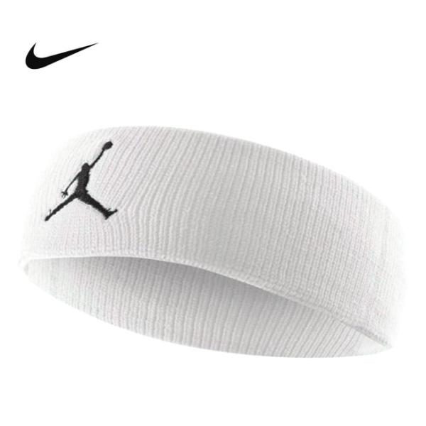 ジャンプマンの刺繍が入ったシンプルなヘッドバンドです。DRI-FIT素材がさらりと快適な状態をキープ。スポーツやファッションなど、様々な用途でご使用いただけます。●サイズ：フリーサイズ(幅5.8cm/長さ17.2cm)●素材：ナイロン、ゴム...