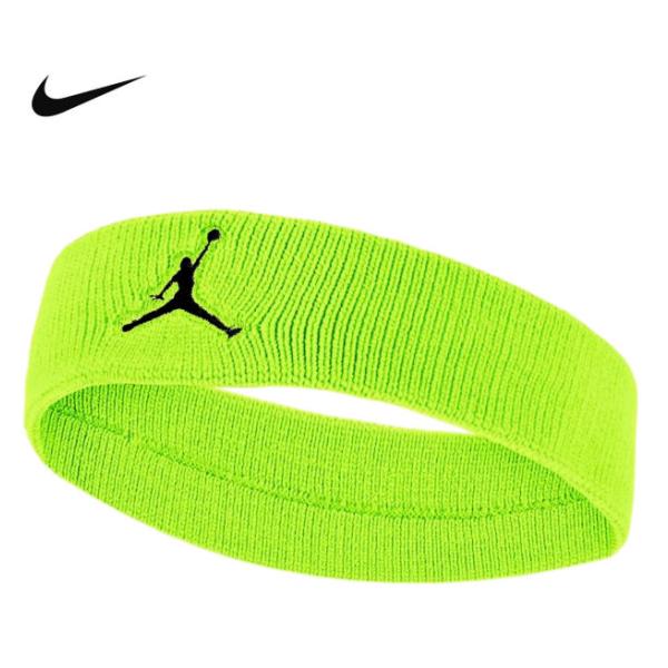 ジャンプマンの刺繍が入ったシンプルなヘッドバンドです。DRI-FIT素材がさらりと快適な状態をキープ。スポーツやファッションなど、様々な用途でご使用いただけます。●サイズ：フリーサイズ(幅5.8cm/長さ17.2cm)●素材：ナイロン、ゴム...