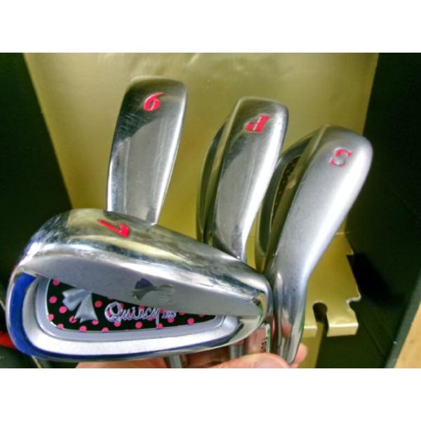 ■種別：レディースアイアンセット　■メーカー：ツルヤ■モデル：クインシー ES　■シャフト：QUINCY 4本セット■フレックス：L　■ロフト：0■本数：4　■番手：7・9・P・S■長さ：35.5　■クラブ重量：336■ライ角：0　■バラン...