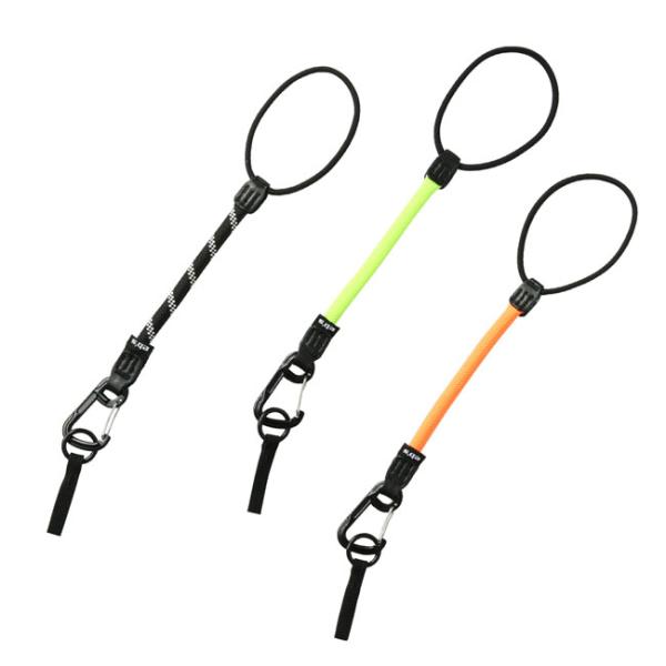 □商品詳細■ブランド：eb's（エビス）■モデル：ROPE LEASH（ロープリーシュ）■素材：ナイロンロープ、メタルカラビナ■仕様：・ポップなカラーロープが目を引くデザイン・簡単に着脱できるカラビナアタッチメント仕様・軽量ながら高い強度を...