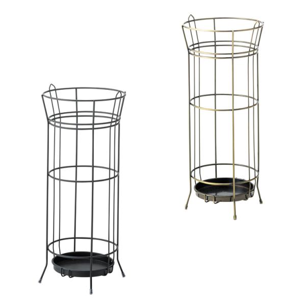 スチールを使用した、圧迫感のない開放的な傘立て。コンパクトなサイズ感で、玄関先に置いても邪魔になりません。どんな家にも合うシンプルなデザインとカラーを用意しました。●受け皿付き　※取り外し不可●足先にキャップ付き【サイズ】W21×D21×H...