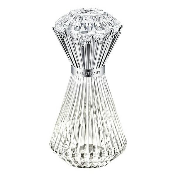 やわらかく甘い"光"の香りでふんわりと髪を包み込むフレグランスヘアミスト。細やかな霧のミストで、髪を均一にスプレーでき、ほのかな香りのヴェールで髪を包み込みます。髪にうるおいをあたえ健やかな髪へと導き、サラサラとなめらかな仕上がりに。【香調...