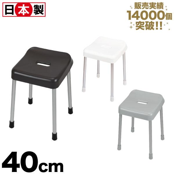 日常使いの小椅子を、バススツールに！日常でよく見かける圧迫感のない小椅子が風呂椅子になりました。 浴室が開放的に、リビングの雰囲気に変わります。 スタイリッシュな４本足なので、お手入れも簡単です。 ●浴室のカウンターに合わせて使いやすい座面...