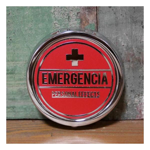 屋外での喫煙時の必需品、コンパクトでおしゃれなアメリカンテイストの携帯灰皿です。年々喫煙マナーが厳しくなる昨今、最低限携帯灰皿は必要ですね！どこにでもすぐに置いて使えて、タバコ休めもあって大変便利です。ポケットに入れて持ち運べるコンパクトさ...