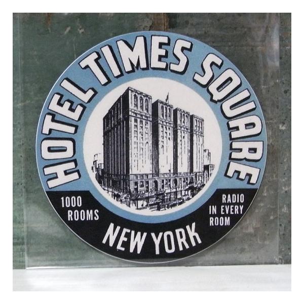 世界各地のホテルや観光地など、レトロでおしゃれなデザインのトラベルステッカーです。こちらはTIMES SQUAREのステッカーシールです。ダイカットに加工された見た目もカッコいいステッカー。ヘルメットやスーツケースなどに貼って、自分だけのお...
