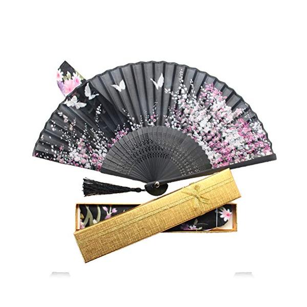 【ご購入後の当店からの連絡はご登録のメールアドレスに通知いたします。必ずご確認ください】【商品概要】??素材：「扇面」高級シルク100％/「骨組」天然竹製使用 はっきり見える透かし、きめが細かく張りのある美しいシルク。??デザイン：華やかな...