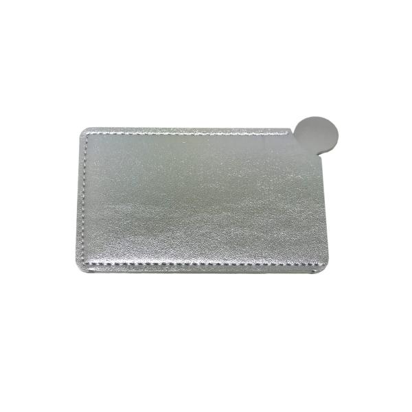 【ご購入後の当店からの連絡はご登録のメールアドレスに通知いたします。必ずご確認ください】【商品概要】サイズ：[ミラー] 横8.5cm x 縦5.3cm重さ：29g素材：ステンレス、革ケースJAN：4589635177555【商品説明】カード...