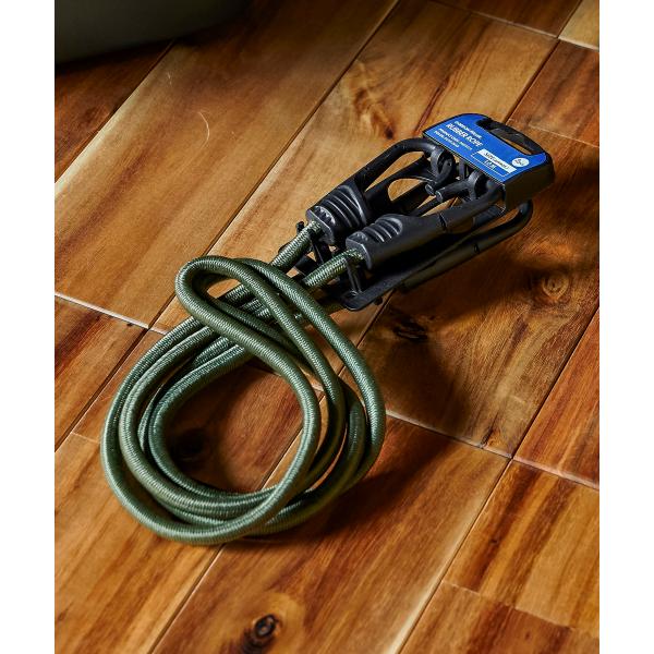 アウトドアやガレージ空間にも合うオリーブドラブカラーのフック付きゴムロープ。フック付きで簡単に荷物の固定が可能です。トランクカーゴをまとめる際などに便利です。■入数：1.0mx2本セット■サイズ：太さ約8mmx長さ約1.0m■素材・ロープ：...