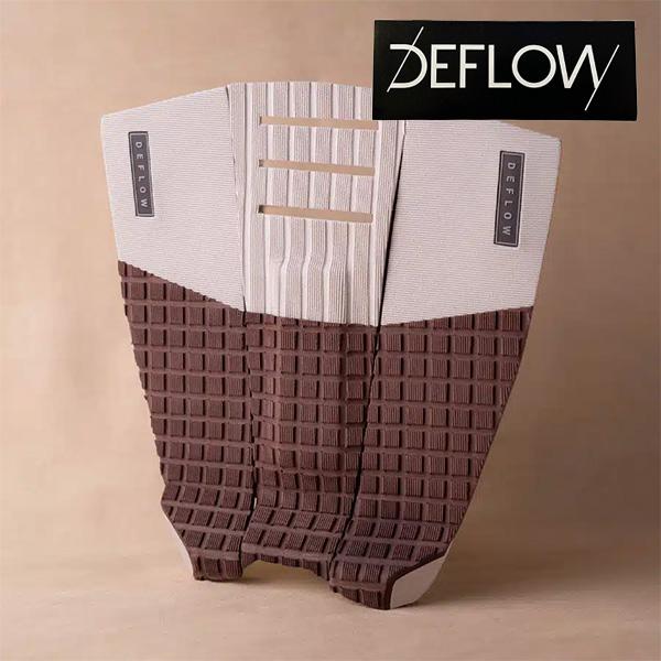 【 L’OCEAN PAD 】ライダー達と協力し、最高レベルのパフォーマンスを発揮できる軽量トラクションパッドを設計。滑らかで足のポジショニングも行いやすく、程よいグリップ力のコーデュロイ系グリップパターンと、目の粗いコーデュロイパターンの...