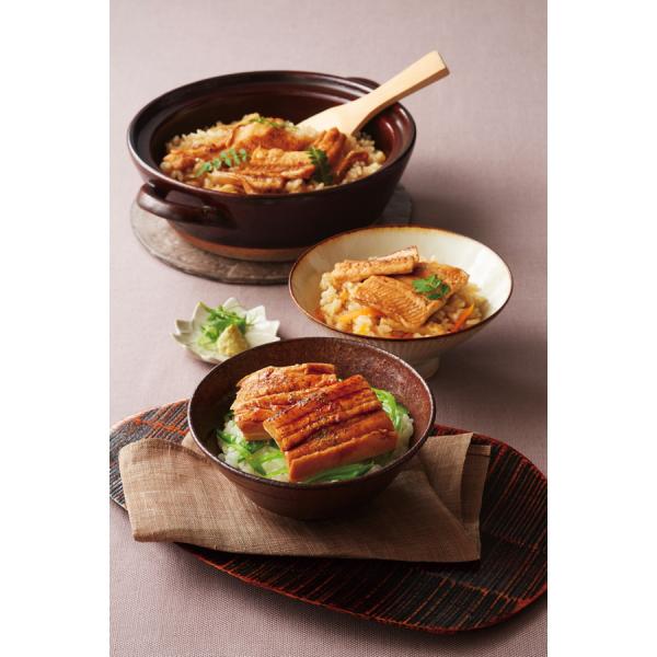 2合のお米に加えて炊くだけのあなご炊き込みご飯の素と、湯煎や電子レンジで温めて、ご飯にのせるだけの煮あなご炙り丼の具をセットに。