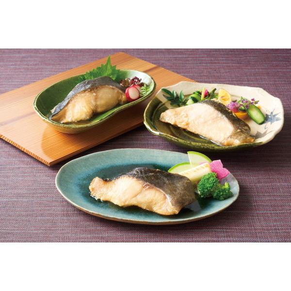 脂のりの良い銀たらを3種のこだわりダレに漬け込みました。袋のままレンジで加熱調理すると、こんがりとした焼き魚が出来上がります