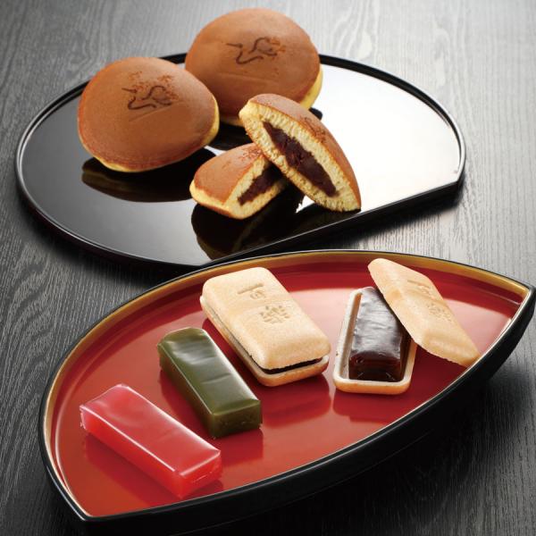 出来立てのお味が楽しめる手作り百楽、ふっくら生地で餡を包んだ舞鶴、一口サイズの練羊羹・抹茶羊羹の詰合せ。
