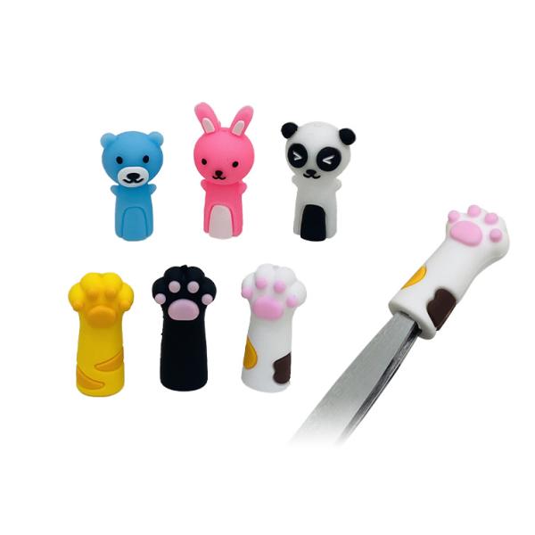 ■商品名ニッパーカバー　（3個セット）■商品説明大切なネイルニッパーの刃先を柔らかいシリコン製キャップが保護してくれます。■種類キャットフット　ベアー　ラビット　パンダ■サイズ内径約7ミリ、奥行き約18ミリ【キャットフット】猫の手が縦3セン...