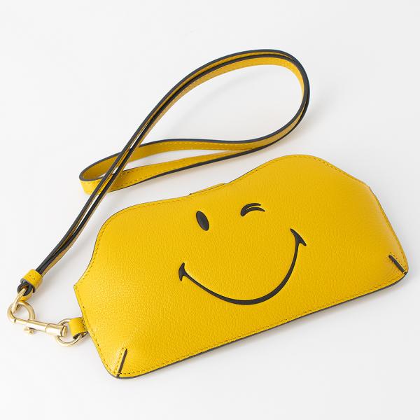 完売　アニヤハインドマーチ　眼鏡ケース　ニコちゃん ANYA HINDMARCH（アニヤ・ハインドマーチ） 眼鏡ケース マスタード