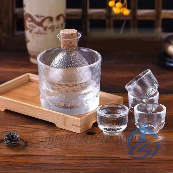 ぐい呑み 保冷 ガラス製 保温 徳利酒器セット 日本酒 熱燗 冷酒 ioso 高級感 冷酒器 冷酒グラス おしゃれ シンプル 杯 とっくり 盃 使いやすい