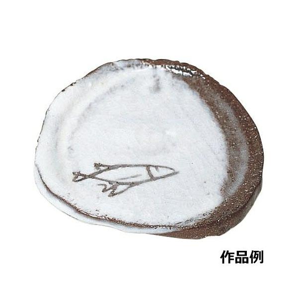 成形乾燥後、赤い素地を白い色に変えたり（化粧掛け技法）、化粧掛けをした上から模様を削ったり、素地とのコントラストを演出できます。殆どの粘土にお使いいただくことができる、定着の良い化粧土です。※信楽(しがらき)のようなゴツゴツとした粗目粘土や...