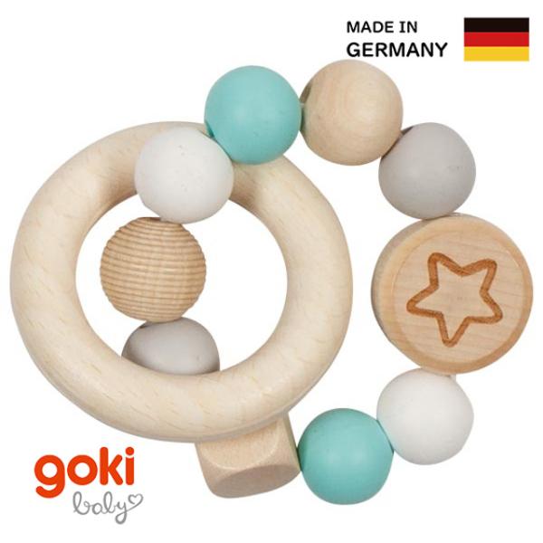 ドイツで手作りされた木製のおしゃぶりですヨーロッパで採れた木材のみを使用し、赤ちゃんに握りやすく滑らかに仕上げましたカラカラと鳴るまあるいリング面取りされたサイコロのようなロゴ入りビーズ大きなお星さまのついたすべすべのパーツざらざらが楽しめ...