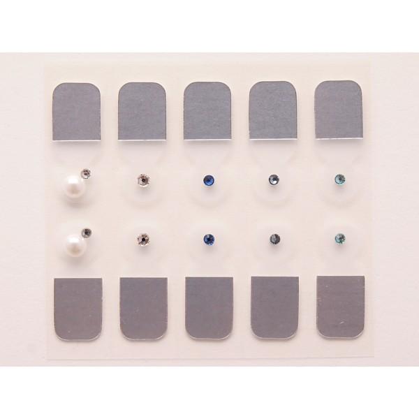 ピンセットを使用せず、テープ接着面に指が触れずに付けられるタブ付きテープ。初めての方でもワン・ツー・スリーで簡単装着できます。商品の素材は、安心・安全、天然のゴムを使用した肌に優しい日本製医療テープ、ツボ粒球はチタン99.9%、スワロフスキ...