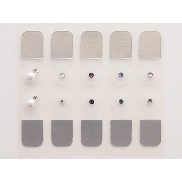 ピンセットを使用せず、テープ接着面に指が触れずに付けられるタブ付きテープ。初めての方でもワン・ツー・スリーで簡単装着できます。商品の素材は、安心・安全、天然のゴムを使用した肌に優しい日本製医療テープ、ツボ粒球はチタン99.9%、スワロフスキ...