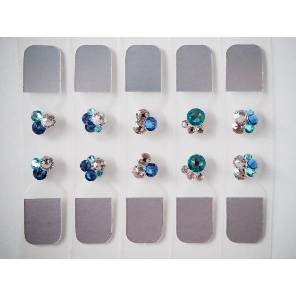 ピンセットを使用せず、テープ接着面に指が触れずに付けられるタブ付きテープ。初めての方でもワン・ツー・スリーで簡単装着できます。商品の素材は、安心・安全、天然のゴムを使用した肌に優しい日本製医療テープ、ツボ粒球はチタン99.9%、スワロフスキ...