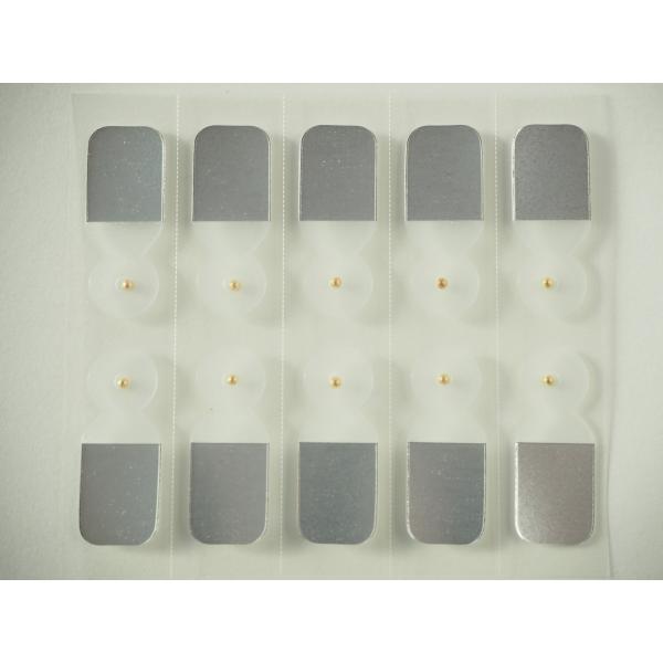 ピンセットを使用せず、テープ接着面に指が触れずに付けられるタブ付きテープ。初めての方でもワン・ツー・スリーで簡単装着できます。商品の素材は、安心・安全、天然のゴムを使用した肌に優しい日本製医療テープ、ツボ粒球は金メッキを使用しています。スワ...