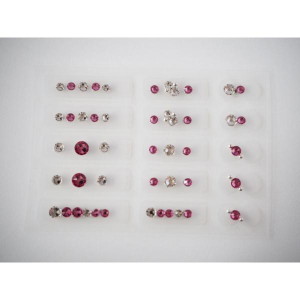 ピンセットをご使用ください。密集したツボでもテープが重なることなく、3ポイント同時に貼れる3連型。耳の凹凸やフチの部分にピタッとフィットするひょうたん型！2種類がセットになったお得なテープ。商品の素材は、安心・安全、天然のゴムを使用した肌に...