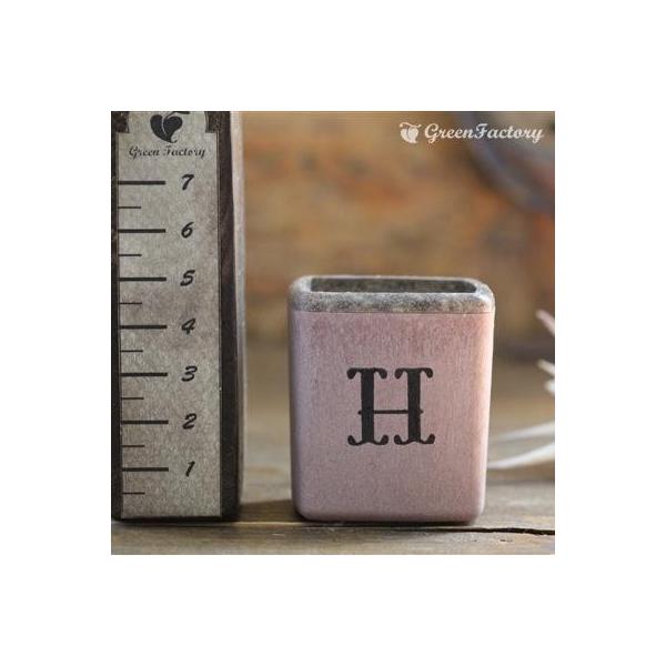 ■商品について小さな鉢に、アルファベットHの文字をスタンプしました。組み合わせで、様々なシーンでご活用いただけます。※キューブ（S）１個の価格です。※鉢は写真６枚目の４色からお選びいただけます。　注文時に備考欄よりお知らせください。■鉢につ...