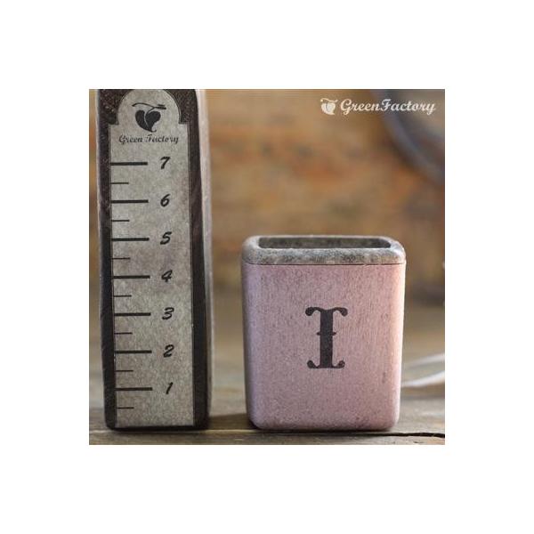 ■商品について小さな鉢に、アルファベットIの文字をスタンプしました。組み合わせで、様々なシーンでご活用いただけます。※キューブ（S）１個の価格です。※鉢は写真６枚目の４色からお選びいただけます。　注文時に備考欄よりお知らせください。■鉢につ...