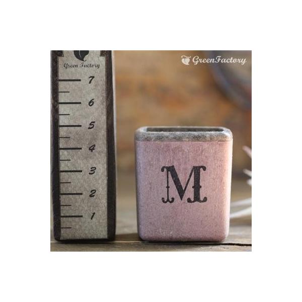 ■商品について小さな鉢に、アルファベットMの文字をスタンプしました。組み合わせで、様々なシーンでご活用いただけます。※キューブ（S）１個の価格です。※鉢は写真６枚目の４色からお選びいただけます。　注文時に備考欄よりお知らせください。■鉢につ...