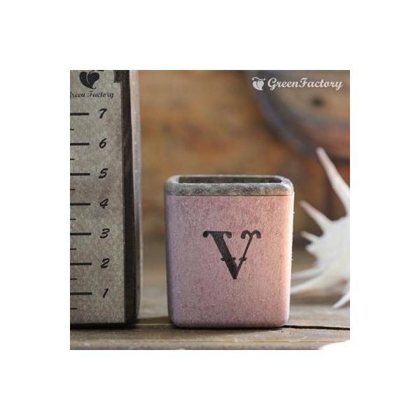 ■商品について小さな鉢に、アルファベットVの文字をスタンプしました。組み合わせで、様々なシーンでご活用いただけます。※キューブ（S）１個の価格です。※鉢は写真６枚目の４色からお選びいただけます。　注文時に備考欄よりお知らせください。■鉢につ...