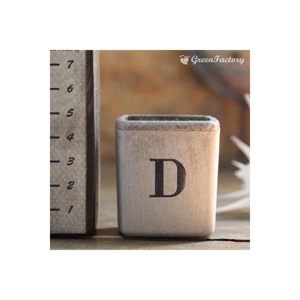 ■商品について小さな鉢に、アルファベットDの文字をスタンプしました。組み合わせで、様々なシーンでご活用いただけます。※キューブ（S）１個の価格です。※鉢は写真５枚目の４色からお選びいただけます。　注文時に備考欄よりお知らせください。■鉢につ...