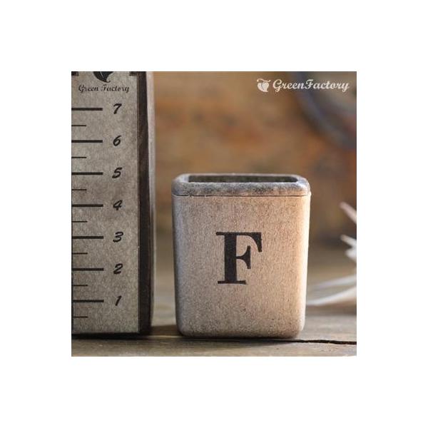 ■商品について小さな鉢に、アルファベットFの文字をスタンプしました。組み合わせで、様々なシーンでご活用いただけます。※キューブ（S）１個の価格です。※鉢は写真５枚目の４色からお選びいただけます。　注文時に備考欄よりお知らせください。■鉢につ...