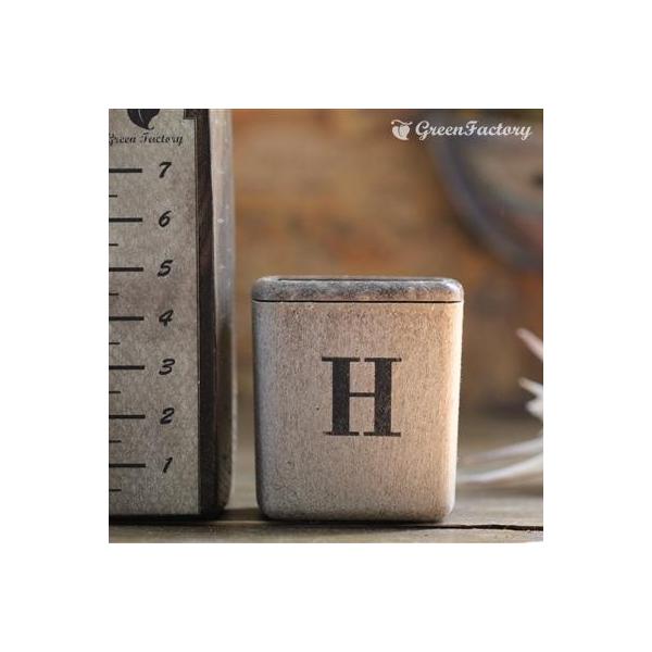 ■商品について小さな鉢に、アルファベットHの文字をスタンプしました。組み合わせで、様々なシーンでご活用いただけます。※キューブ（S）１個の価格です。※鉢は写真５枚目の４色からお選びいただけます。　注文時に備考欄よりお知らせください。■鉢につ...