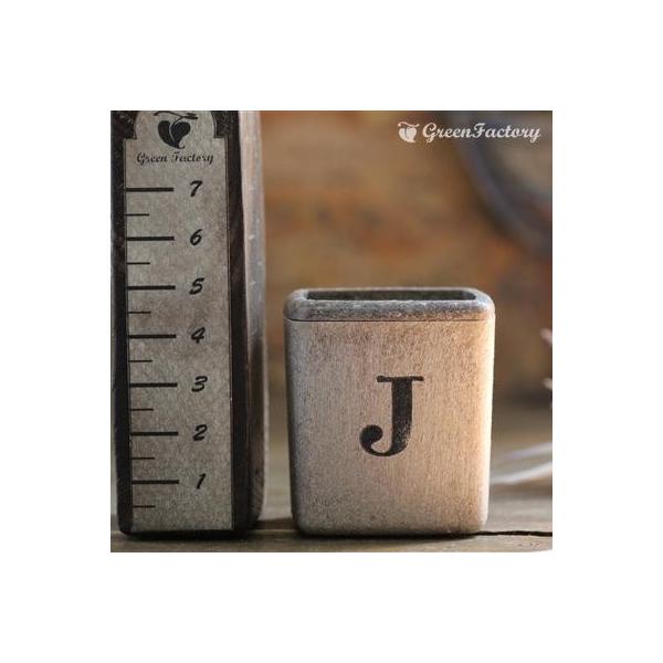 ■商品について小さな鉢に、アルファベットJの文字をスタンプしました。組み合わせで、様々なシーンでご活用いただけます。※キューブ（S）１個の価格です。※鉢は写真５枚目の４色からお選びいただけます。　注文時に備考欄よりお知らせください。■鉢につ...