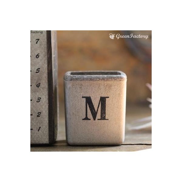 ■商品について小さな鉢に、アルファベットMの文字をスタンプしました。組み合わせで、様々なシーンでご活用いただけます。※キューブ（S）１個の価格です。※鉢は写真５枚目の４色からお選びいただけます。　注文時に備考欄よりお知らせください。■鉢につ...