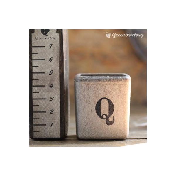 ■商品について小さな鉢に、アルファベットQの文字をスタンプしました。組み合わせで、様々なシーンでご活用いただけます。※キューブ（S）１個の価格です。※鉢は写真５枚目の４色からお選びいただけます。　注文時に備考欄よりお知らせください。■鉢につ...