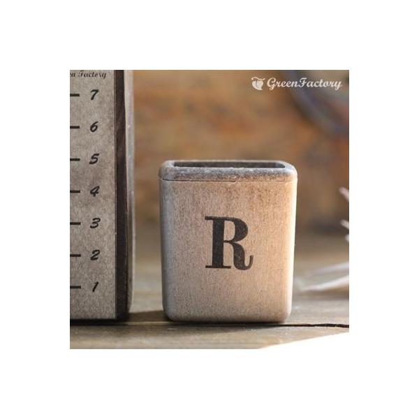 ■商品について小さな鉢に、アルファベットRの文字をスタンプしました。組み合わせで、様々なシーンでご活用いただけます。※キューブ（S）１個の価格です。※鉢は写真５枚目の４色からお選びいただけます。　注文時に備考欄よりお知らせください。■鉢につ...