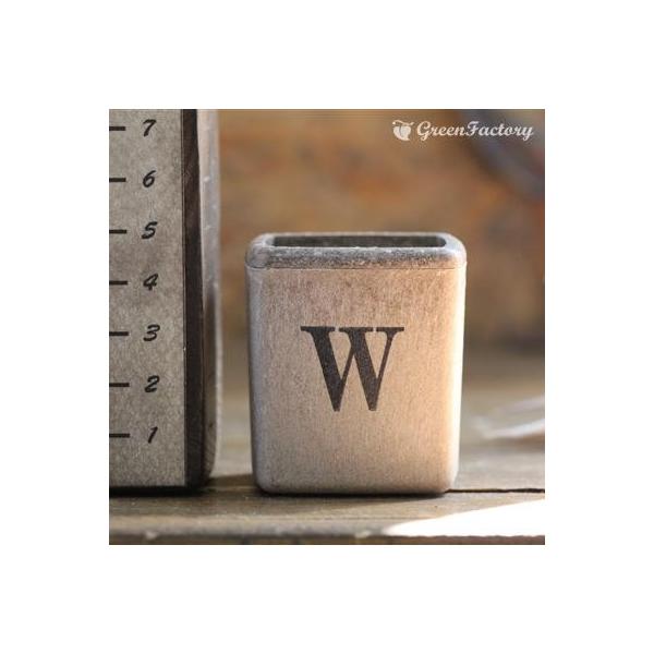 ■商品について小さな鉢に、アルファベットWの文字をスタンプしました。組み合わせで、様々なシーンでご活用いただけます。※キューブ（S）１個の価格です。※鉢は写真５枚目の４色からお選びいただけます。　注文時に備考欄よりお知らせください。■鉢につ...