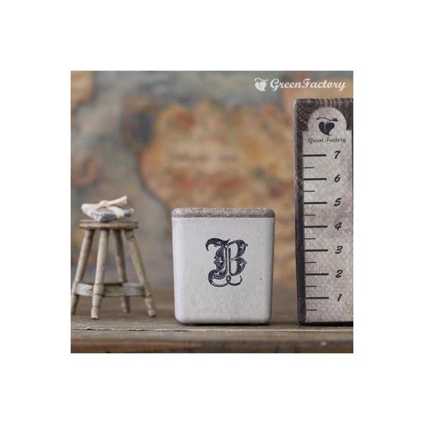 ■商品について小さな鉢に、アルファベットBの文字をスタンプしました。組み合わせで、様々なシーンでご活用いただけます。※キューブ（S）１個の価格です。※鉢は写真６枚目の４色からお選びいただけます。　注文時に備考欄よりお知らせください。■鉢につ...