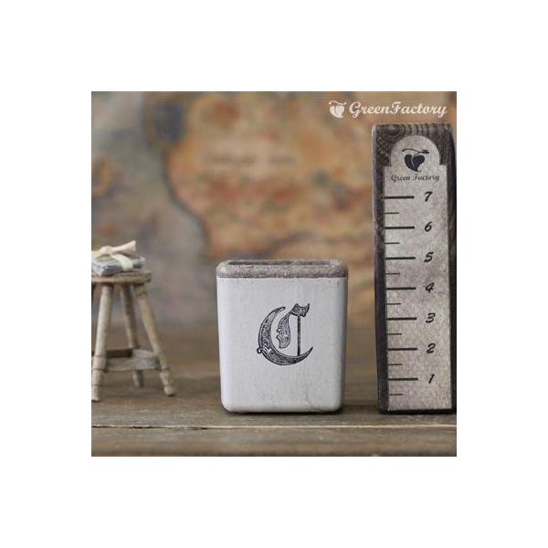 ■商品について小さな鉢に、アルファベットCの文字をスタンプしました。組み合わせで、様々なシーンでご活用いただけます。※キューブ（S）１個の価格です。※鉢は写真６枚目の４色からお選びいただけます。　注文時に備考欄よりお知らせください。■鉢につ...