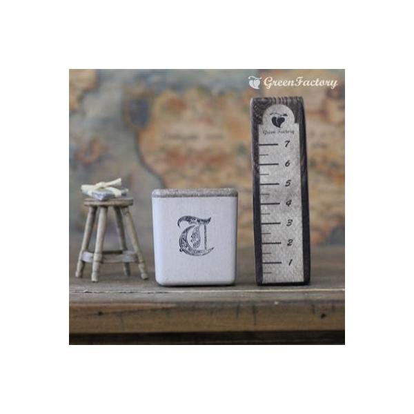 ■商品について小さな鉢に、アルファベットTの文字をスタンプしました。組み合わせで、様々なシーンでご活用いただけます。※キューブ（S）１個の価格です。※鉢は写真６枚目の４色からお選びいただけます。　注文時に備考欄よりお知らせください。■鉢につ...