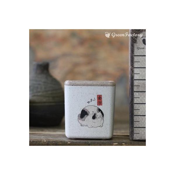 ■商品について小さな鉢に、浮世絵(猫）を転写しました。店頭に、または玄関、和室にと様々なシーンでご活用いただけます。サボテン、多肉はもちろん、ミニ盆栽やプリザーブドフラワーなどのアレンジに使っても可愛いですね。※キューブ（S）１個の価格です...