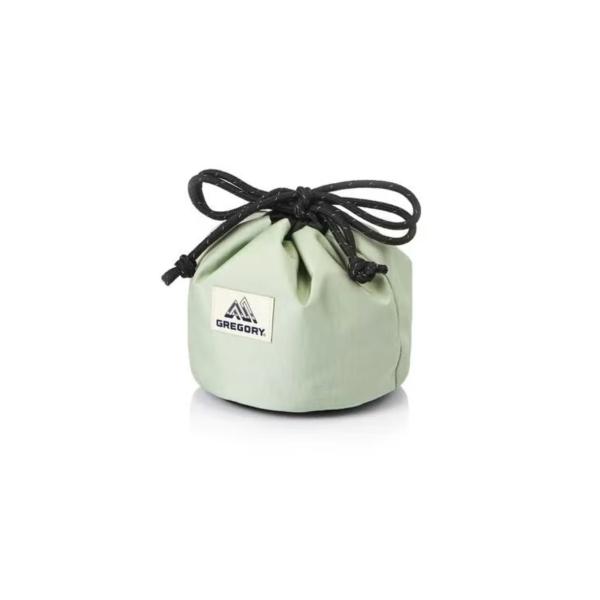 とても遊び心のあるかわいらしいシンプルな巾着バッグです。非常に小さいですので、収納力はあまりありませんが、アクセサリー感覚でいかがでしょうか。またバッグインポーチとしても最適です。※ロープ風の紐へはリフレクター素材が入ります。