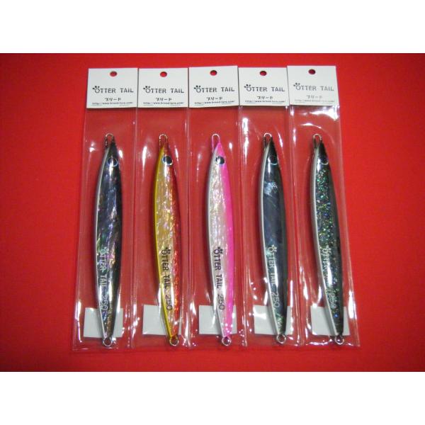 限定生産のアワビ貼り僅か数ミリ。重心を中央から数ミリ前に置く事で、アクションは劇的に変わる。OTTER TAILから引き継いだ、形状と重心設定。例えば、ワンピッチからのストップ。喰わせの間、水平姿勢を容易に作り出す。一定速のワンピッチに於い...