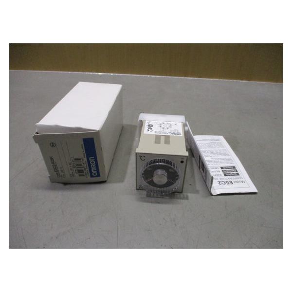 新古 Omron E5C2-R20K 電子温度調節器 (FAXR61125B118