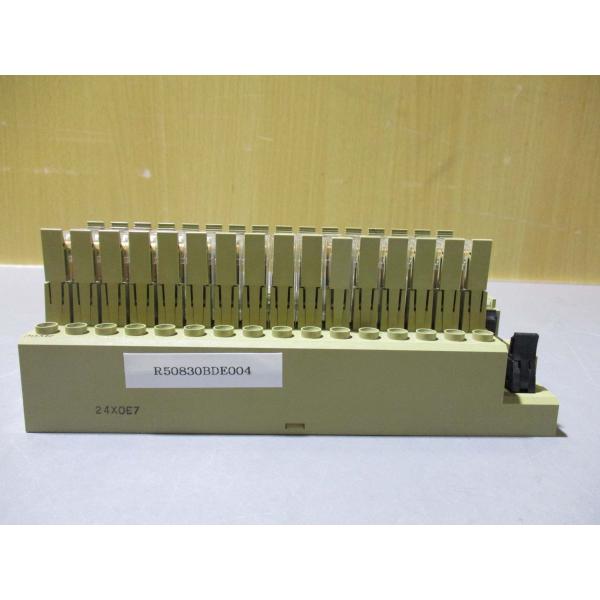 中古 Omron P7TF-OS16 DC24 I/Oリレーターミナル(R50830BDE004