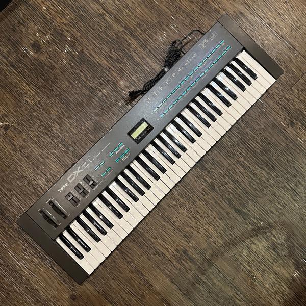 Yamaha DX21 シンセサイザー 動作確認済 YAMAHA（ヤマハ） Yamaha DX21 Synthesizer キーボード シンセサイザー
