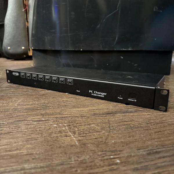 コレガ COREGA CG-PC8KVMHGR CPU自動切替器 8台用 -e259 コレガ COREGA CG-PC8KVMHGR CPU自動切替器 8台用 -e259