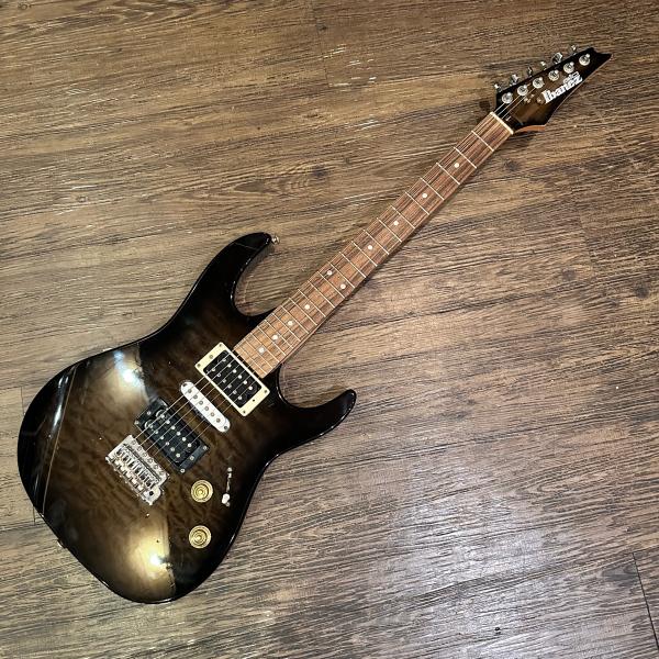 Ibanez  アイバニーズ GIO エレキギター 美品 Gio Ibanez GSR280QA ベース 初心者12点セット 【Fenderアンプ付